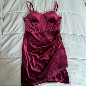 Windsor Maroon Burgundy Corset Style Homecoming Prom Dress